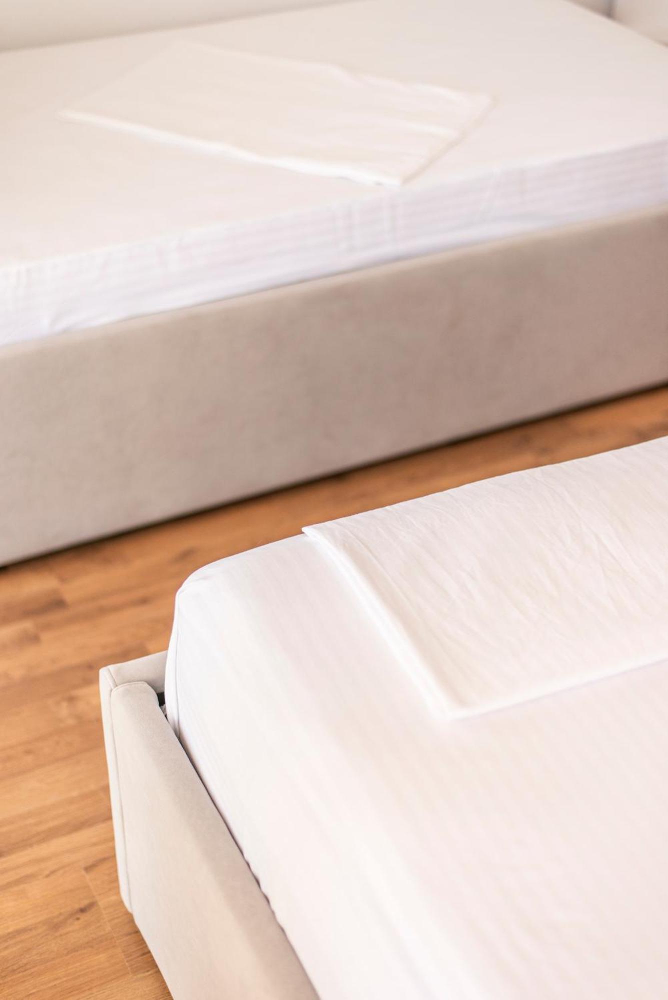 Ionio Rooms Himare Buitenkant foto