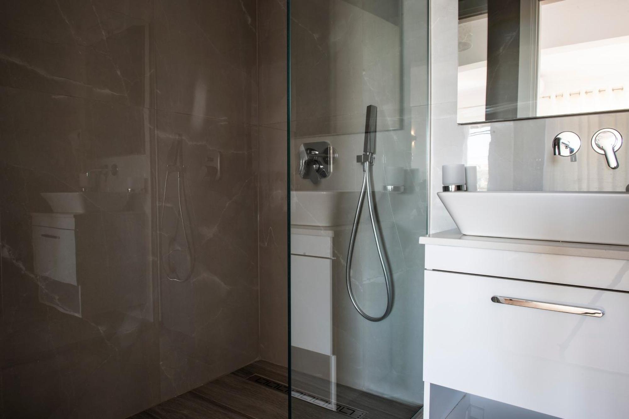 Ionio Rooms Himare Buitenkant foto