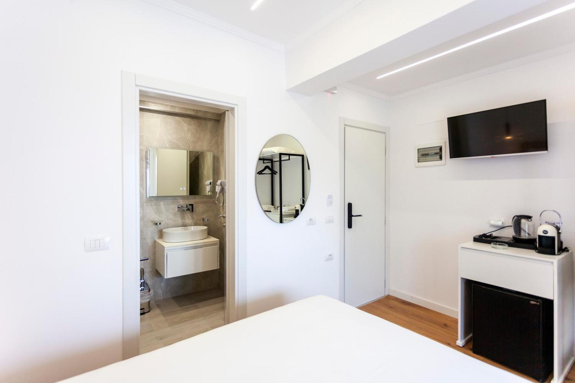 Ionio Rooms Himare Buitenkant foto