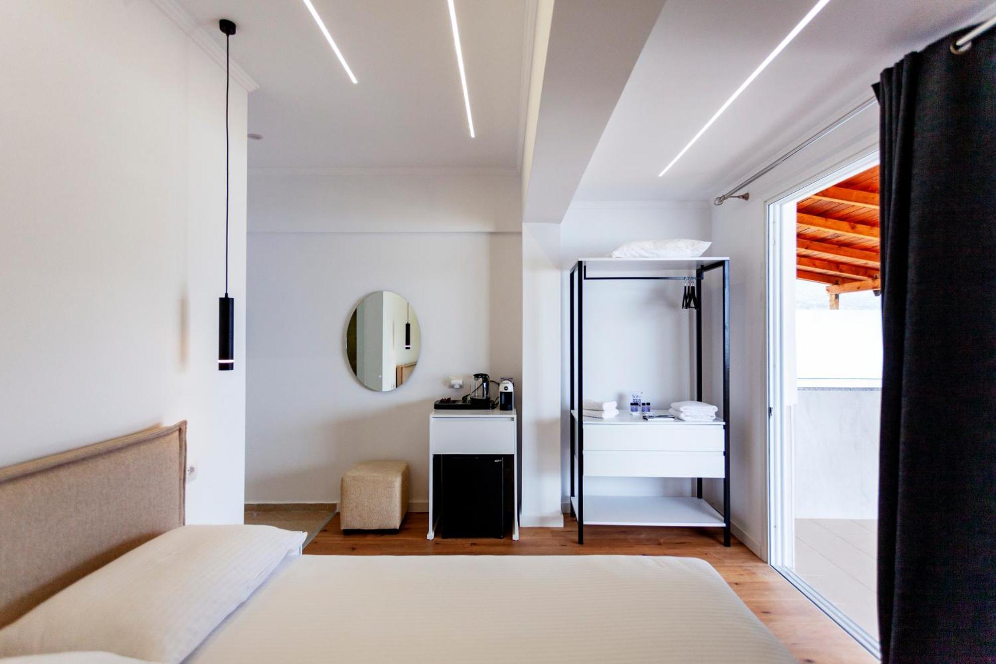 Ionio Rooms Himare Buitenkant foto