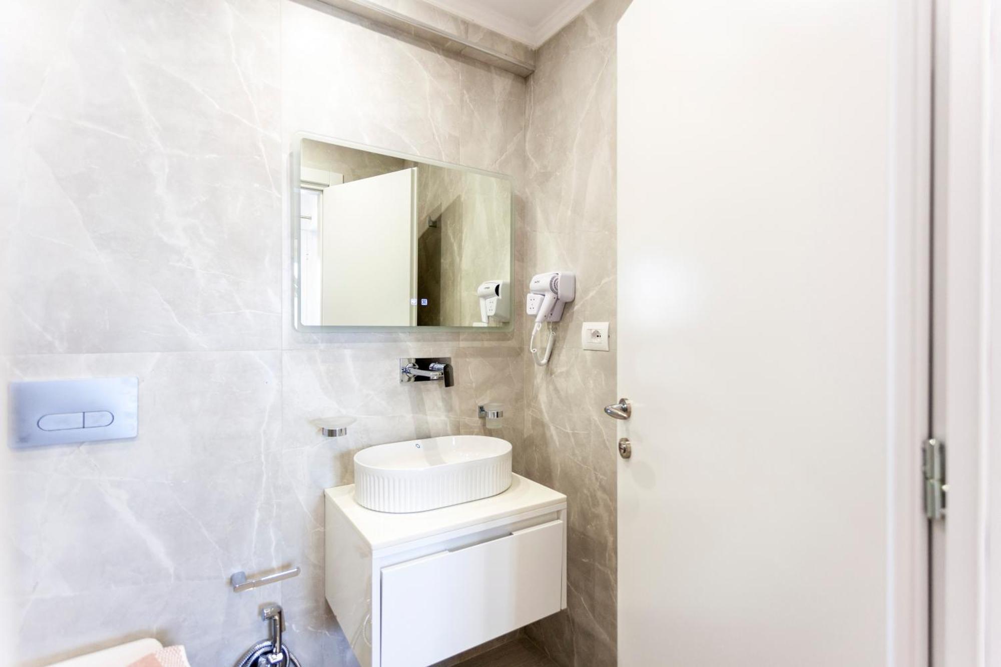 Ionio Rooms Himare Buitenkant foto