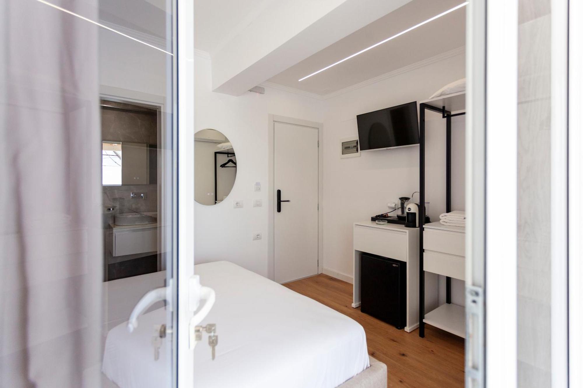 Ionio Rooms Himare Buitenkant foto
